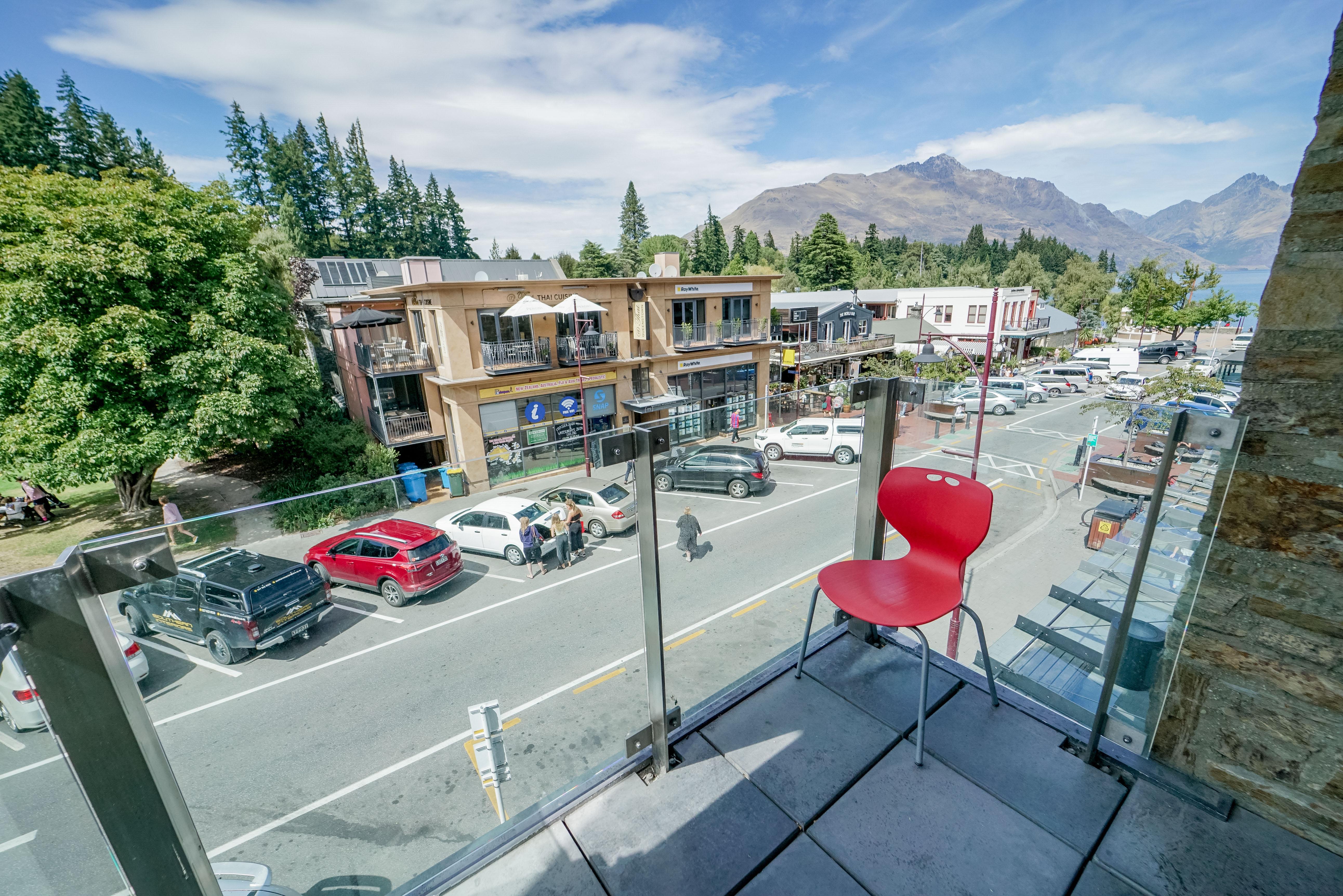 Nomads Queenstown Hostel Exterior photo